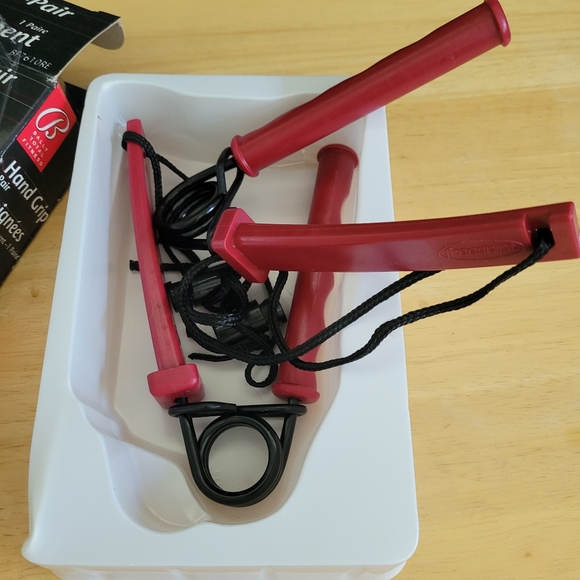 NIB Bally Hand Grip-Pair - Picture 3 of 6